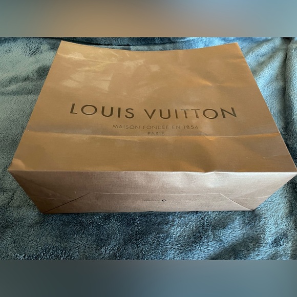 louis vuitton box,wrapping paper,receipt folder,round card with ribbon &gift bag - Picture 7 of 16
